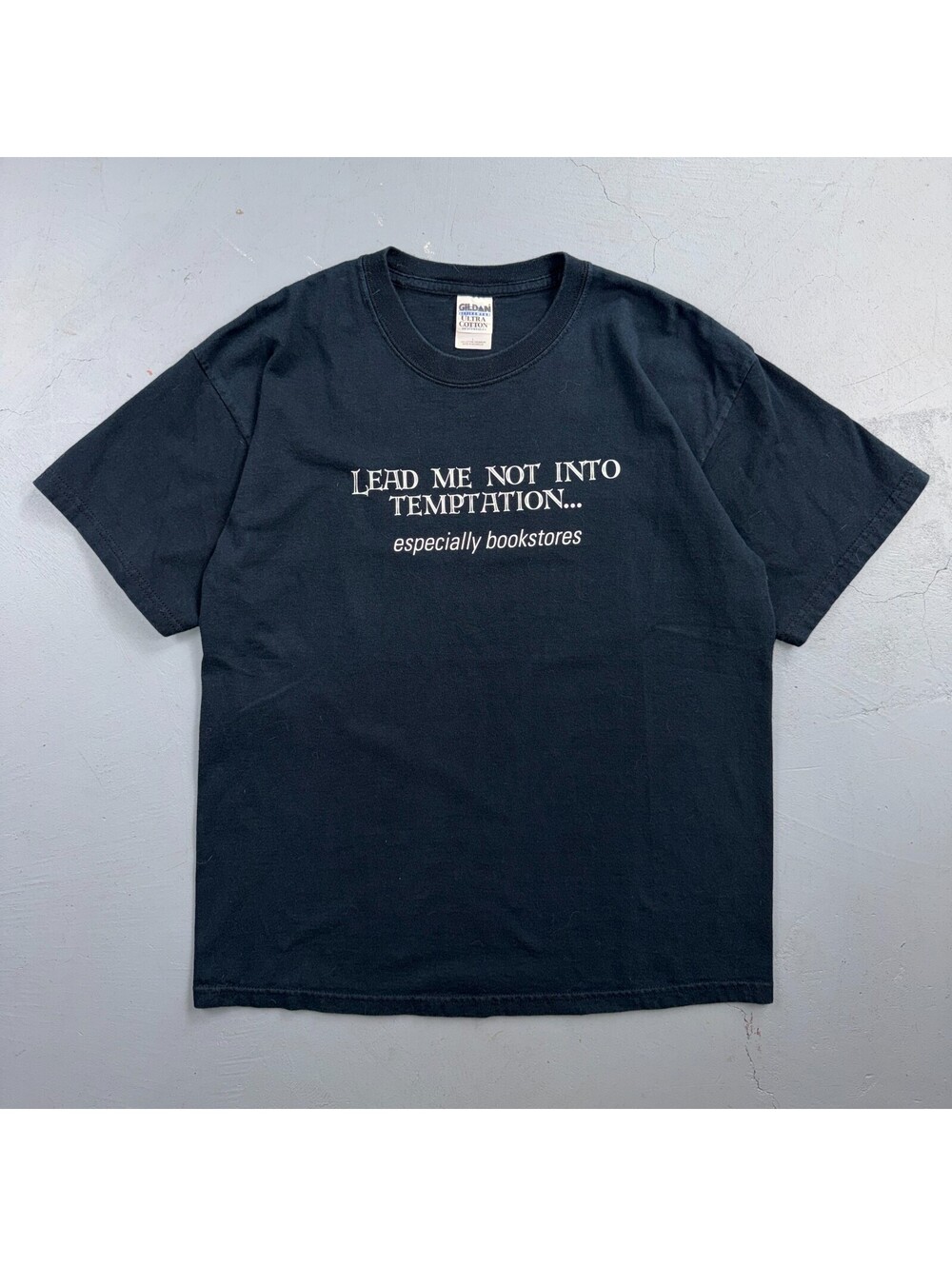 Bookstore Lead Me Into Temptation VTG T Shirt Y2K Book Reading Quote Text 2000s